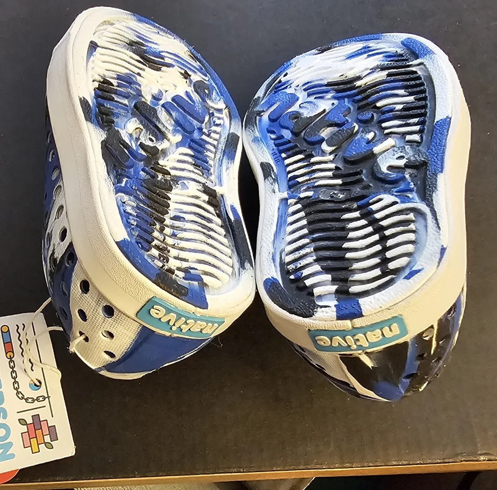 Native Jefferson Water Shoes Marbled UV Blue/Shell White Unisex Kid's Size 4 NEW